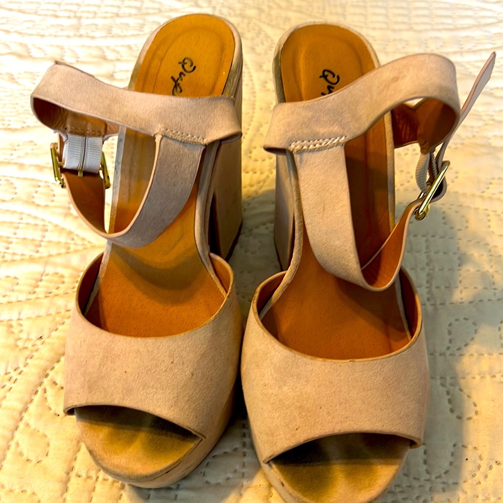 Quips size 4 heels